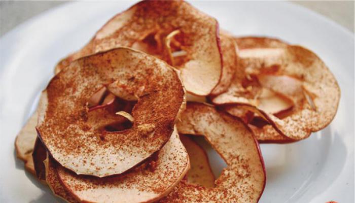 Покроковий фото рецепт того, як зробити яблучні чіпси в домашніх умовах на зиму.